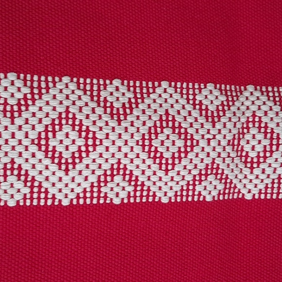 Table runner - Picture 2 of 3